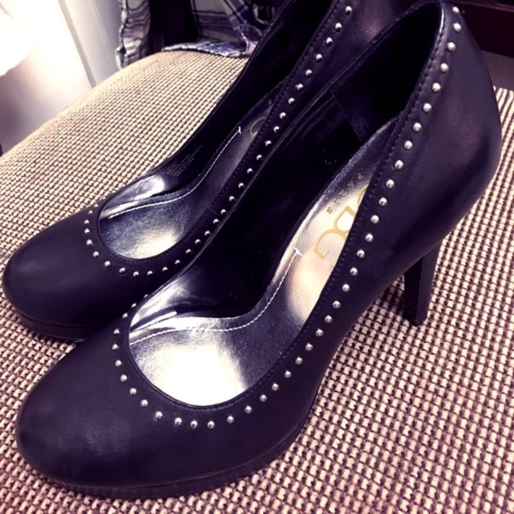 BCBG Paris Studded Platform Stiletto Pump sz 36